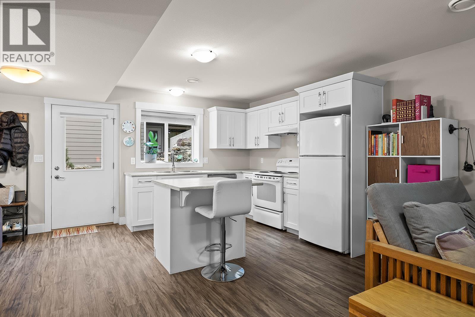 1330 Rocky Point Drive, Kelowna, British Columbia  V1V 2Z9 - Photo 38 - 10391508