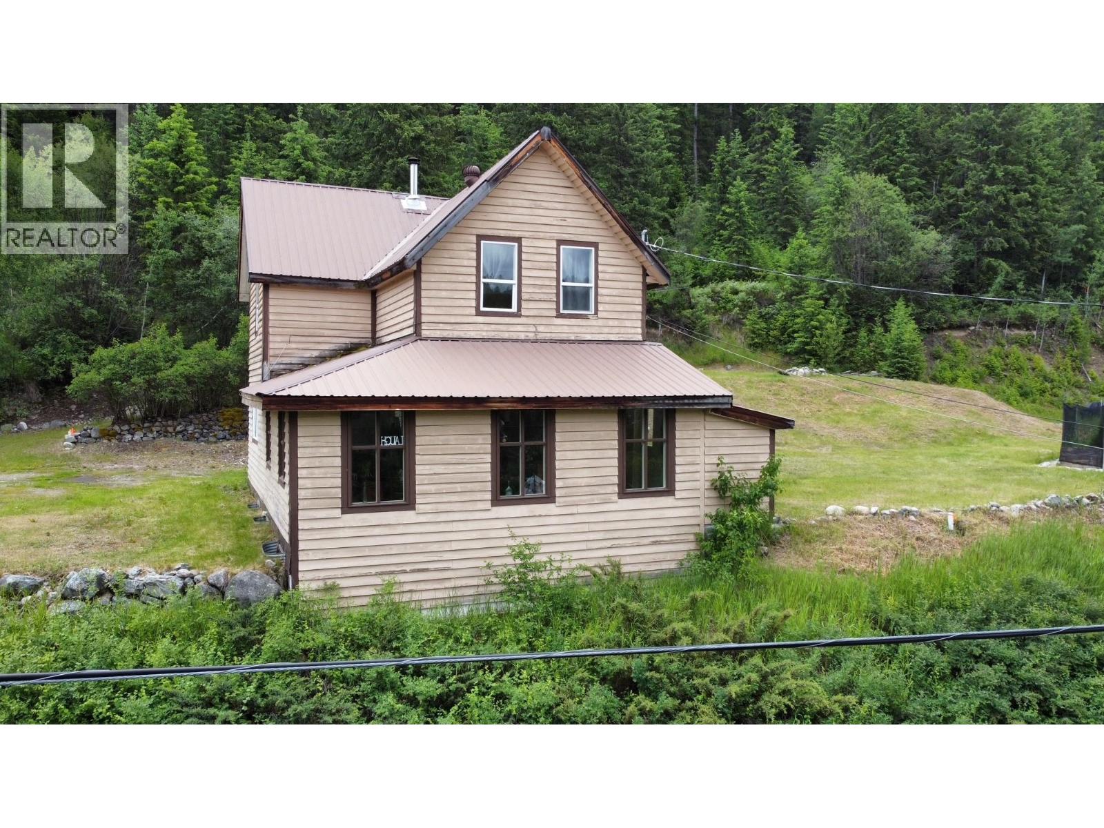 456 Long Lake Avenue, Greenwood, British Columbia  V0H 1J0 - Photo 1 - 10391427