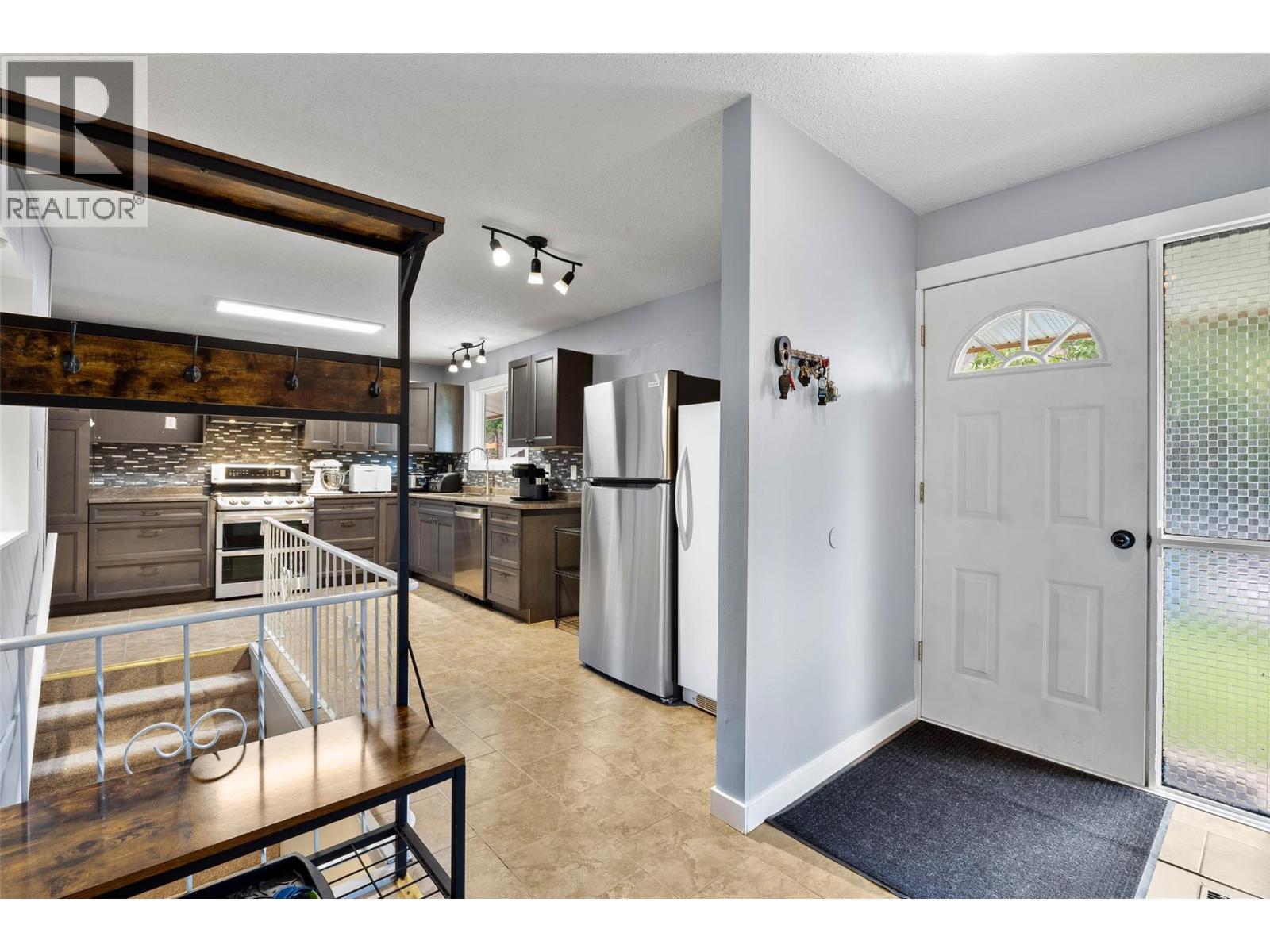 1223 Highridge Drive, Kamloops, British Columbia  V2C 5G5 - Photo 3 - 10391498