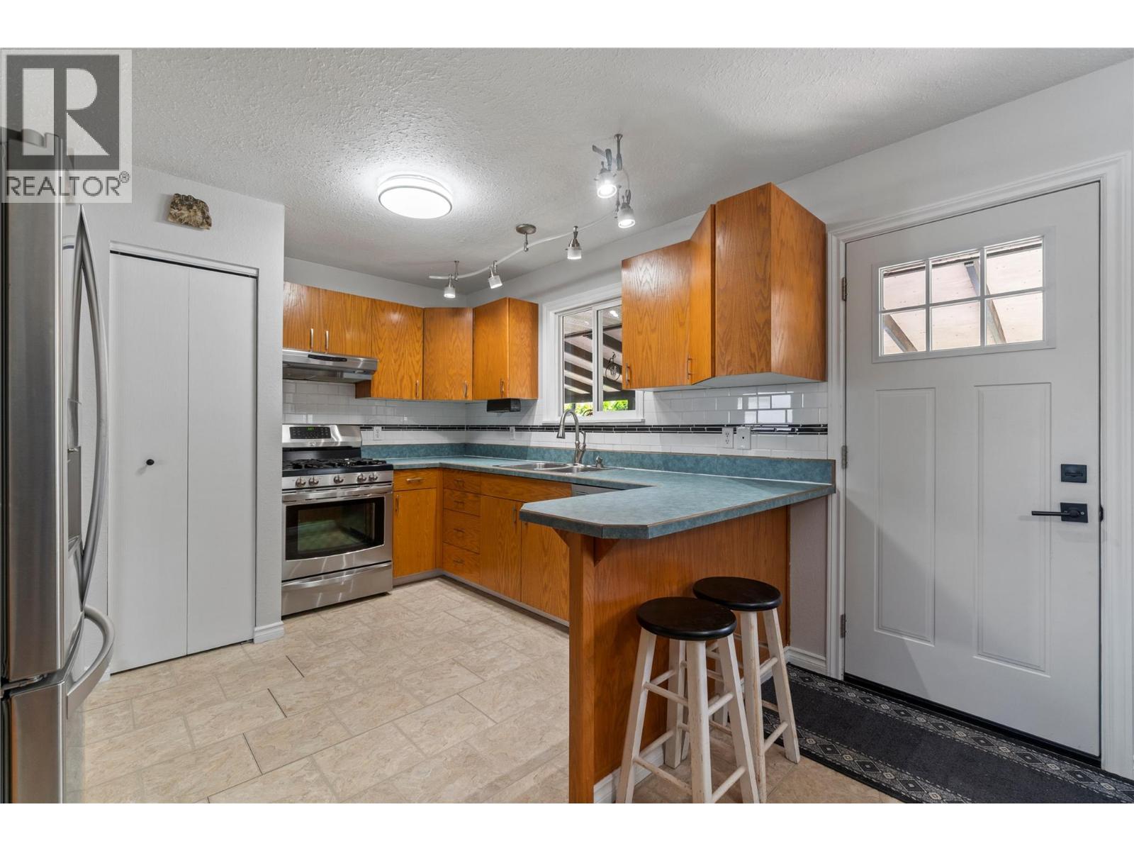 4750 71 Avenue Ne, Salmon Arm, British Columbia  V0E 1K0 - Photo 11 - 10391387