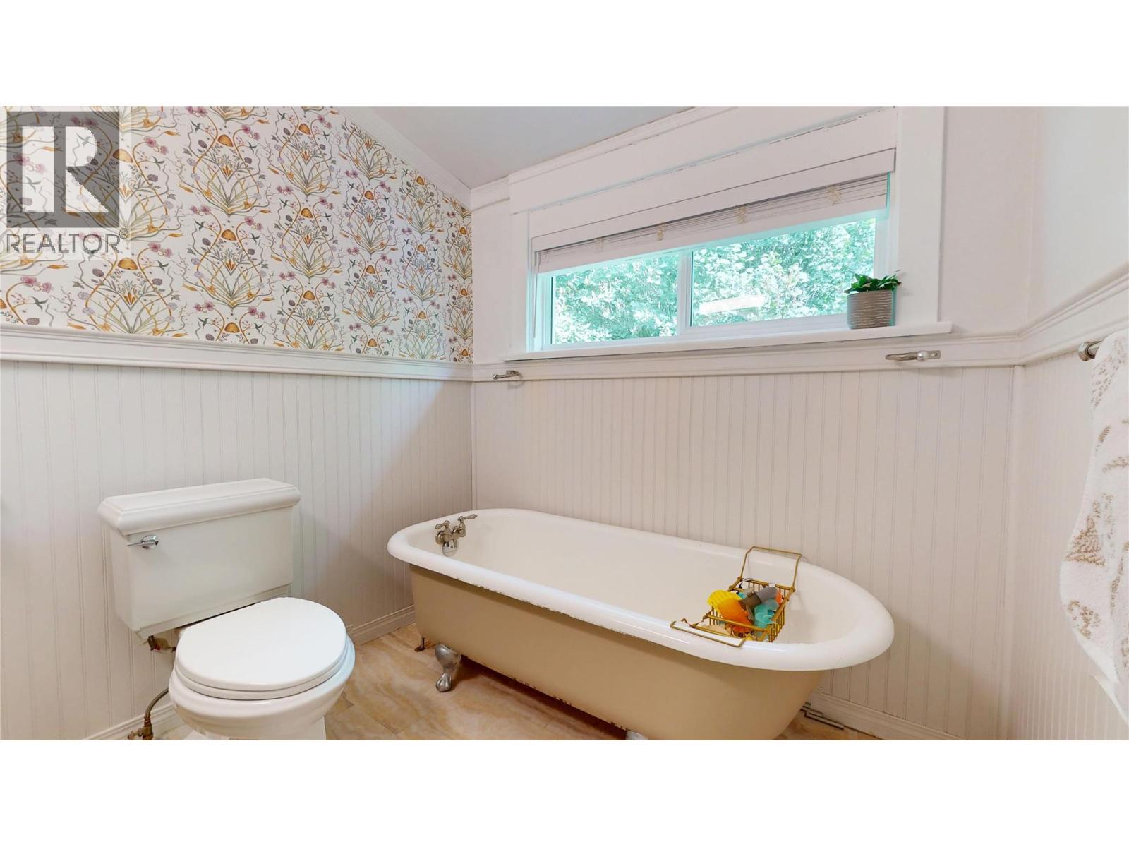 208 8th Avenue S, Cranbrook, British Columbia  V1C 2K8 - Photo 25 - 10390900