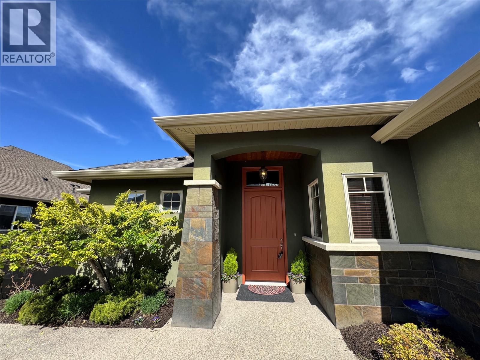 742 Crozier Avenue, Kelowna, British Columbia  V1W 5H4 - Photo 4 - 10391421