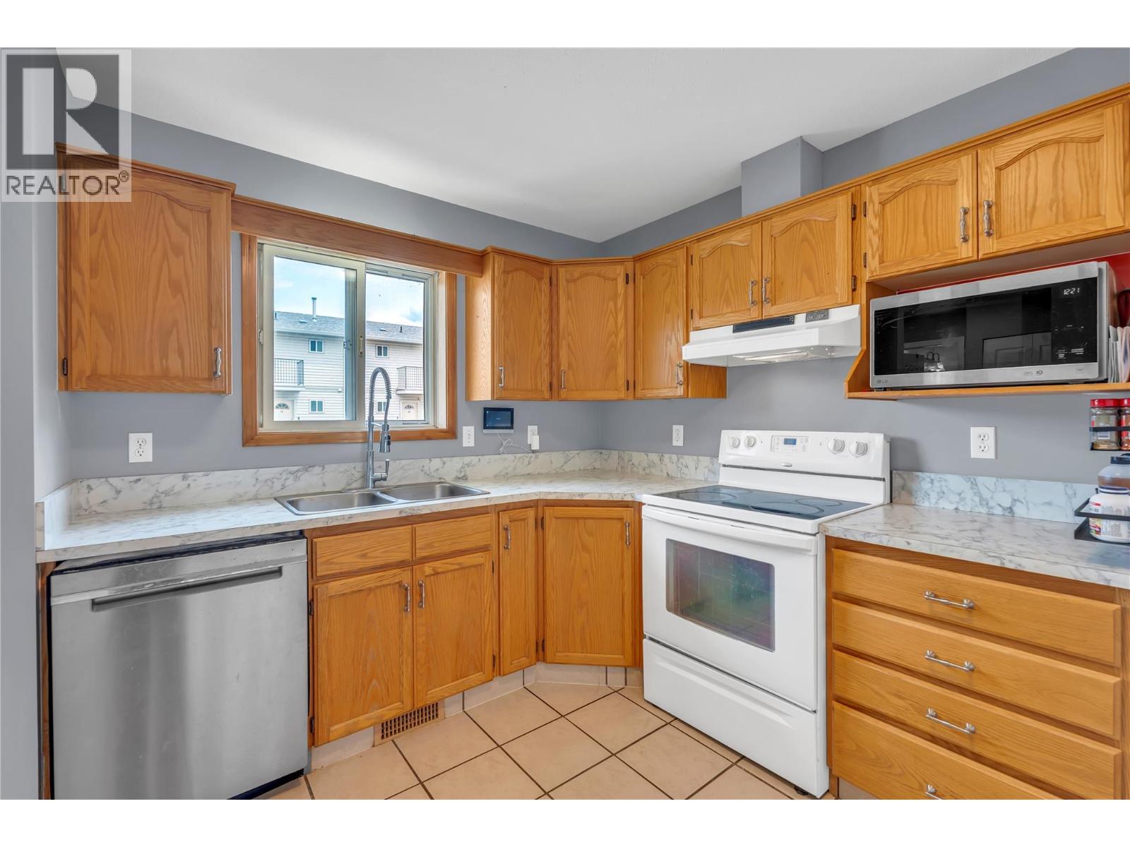1020 Cedar Street Unit# 10, Okanagan Falls, British Columbia  V0H 1R5 - Photo 4 - 10391340