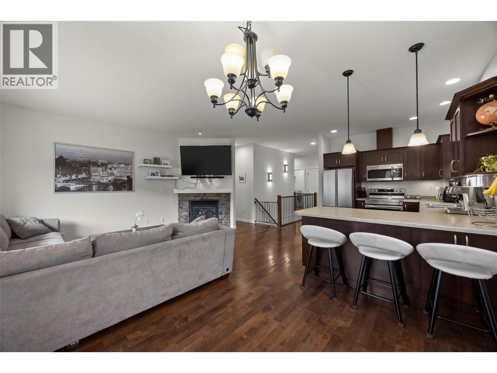 1808 Foxtail Drive, Kamloops, British Columbia  V1S 0A4 - Photo 8 - 10391424