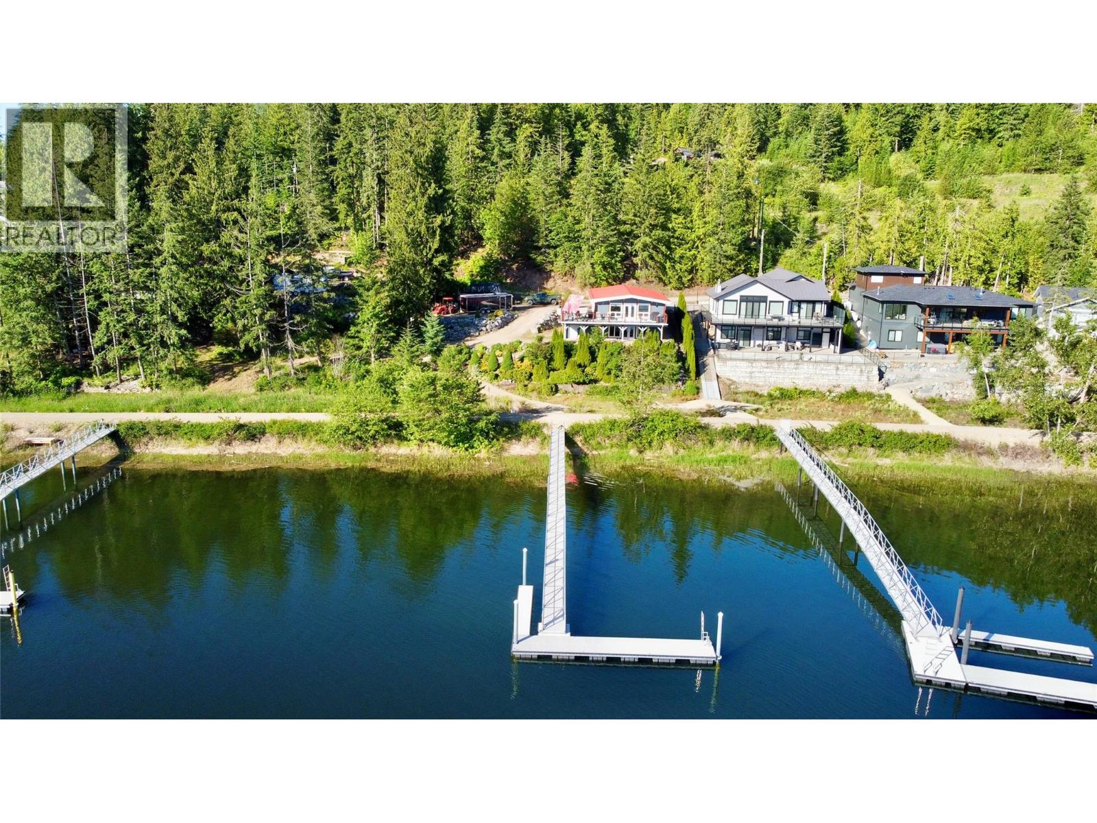 417 Old Spallumcheen Road, Sicamous, British Columbia  V0E 2V3 - Photo 2 - 10390438