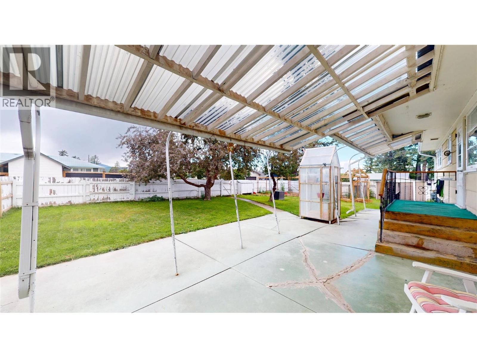 511 14th Avenue S, Cranbrook, British Columbia  V1C 2X9 - Photo 39 - 10391114