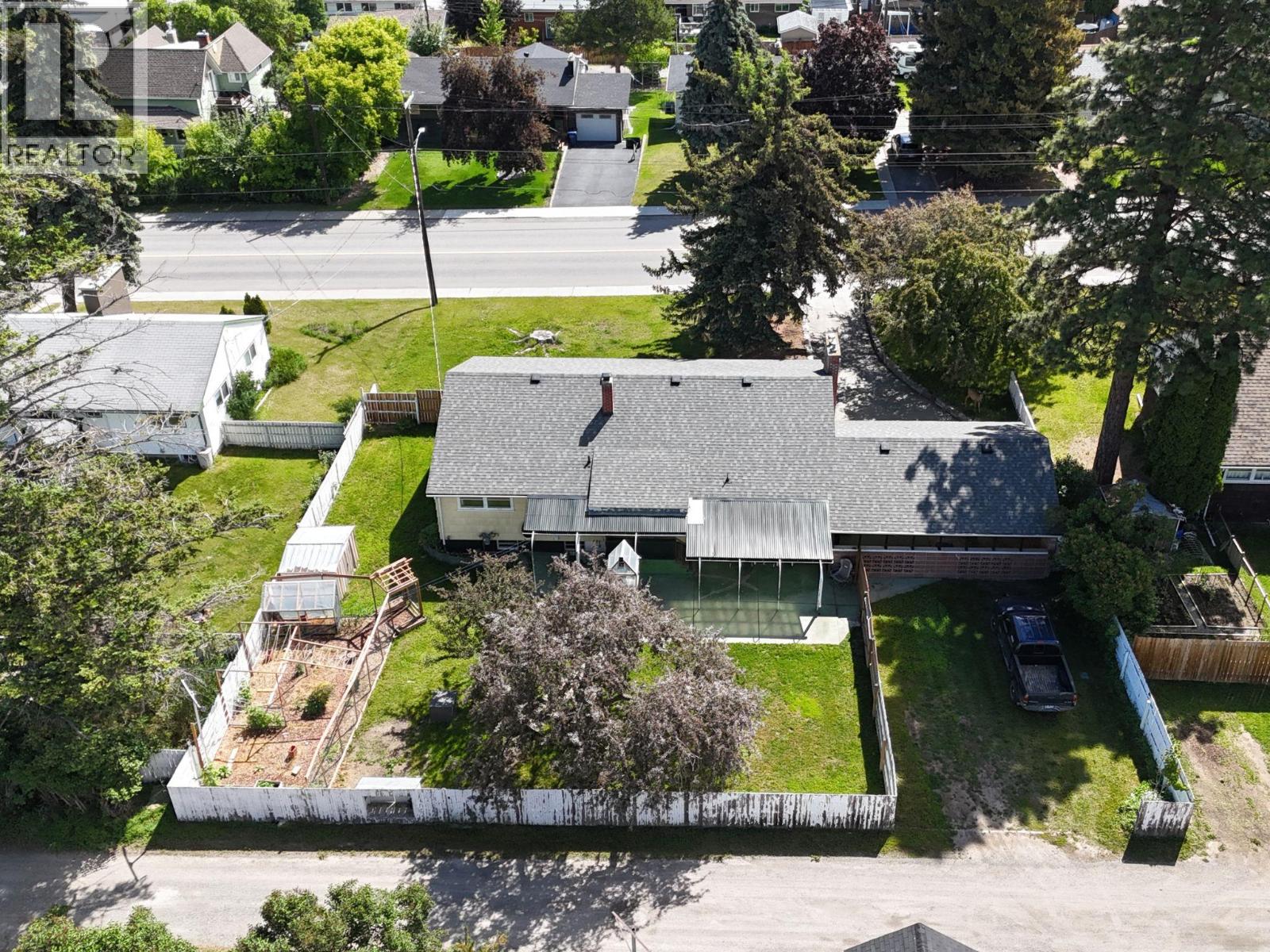 511 14th Avenue S, Cranbrook, British Columbia  V1C 2X9 - Photo 49 - 10391114