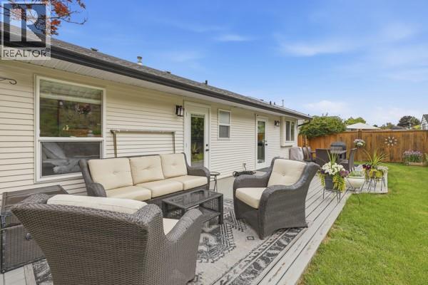 2087 Tremerton Drive, Kamloops, British Columbia  V2E 2K7 - Photo 11 - 10391005