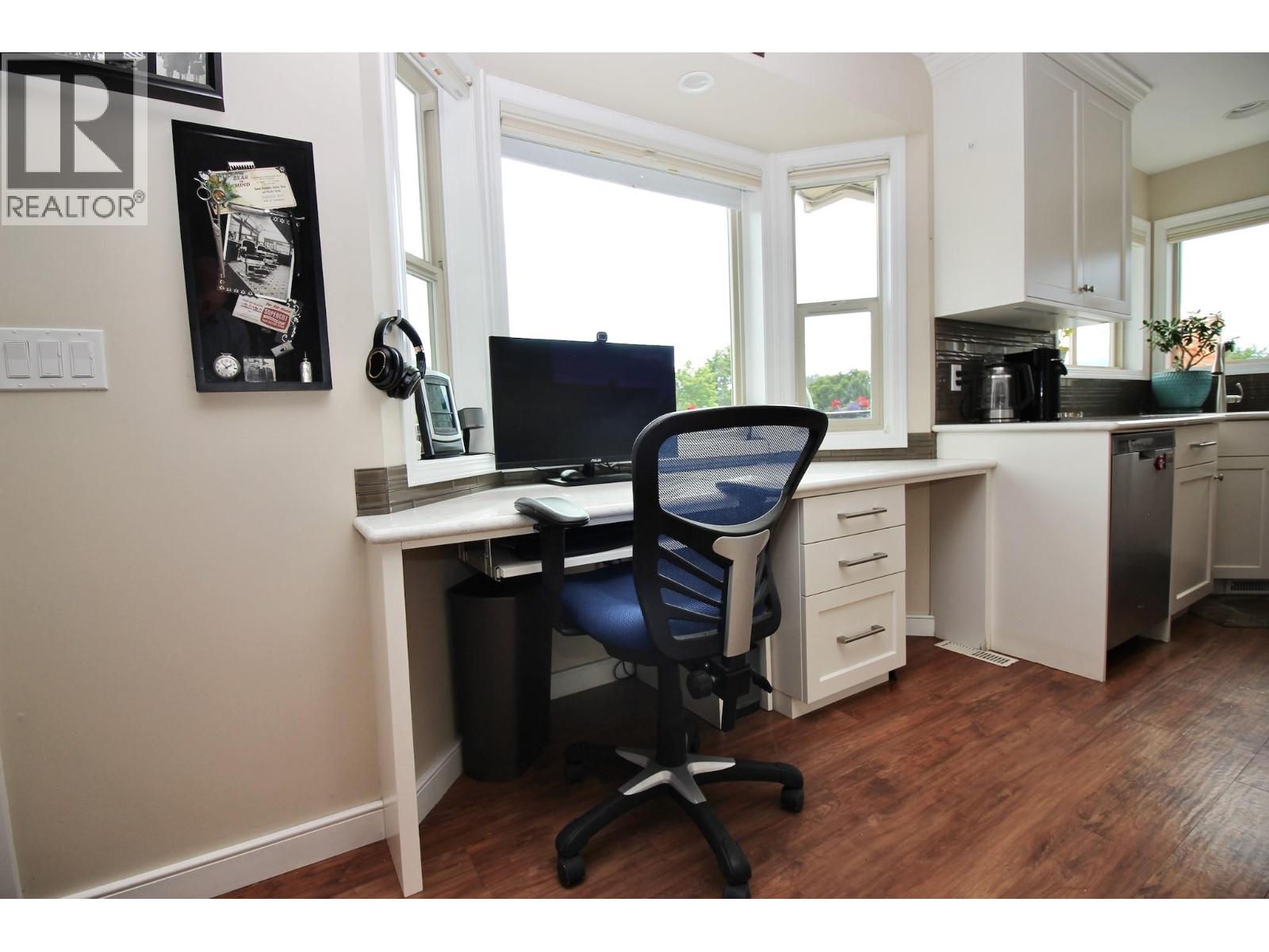 594 Glenmeadows Road, Kelowna, British Columbia  V1V 1P3 - Photo 5 - 10391266