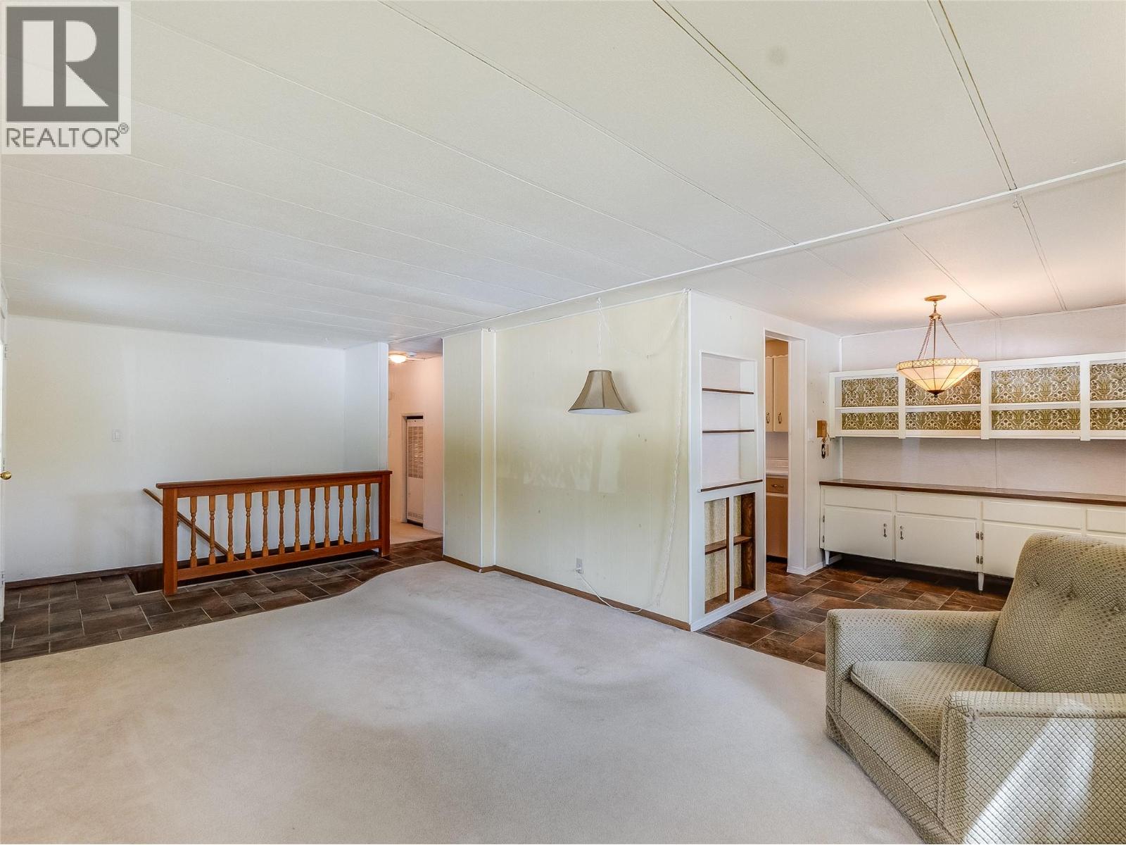 2625 6th Avenue, Castlegar, British Columbia  V1N 2W3 - Photo 10 - 10391397