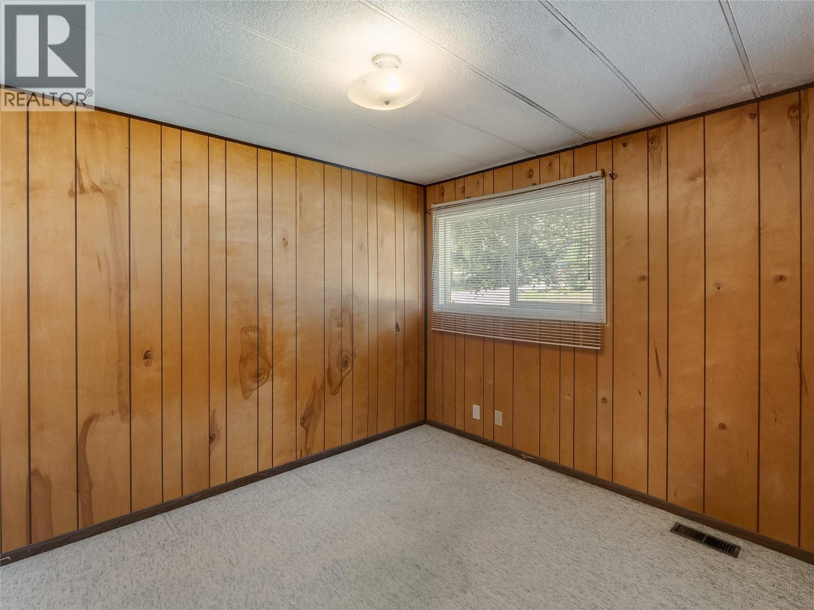 2625 6th Avenue, Castlegar, British Columbia  V1N 2W3 - Photo 24 - 10391397