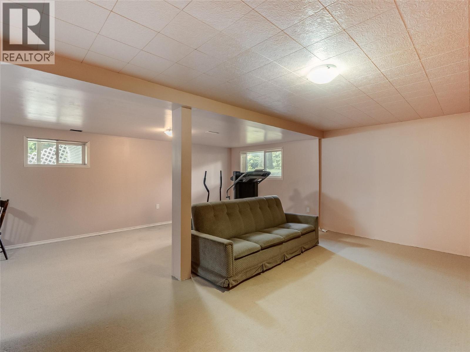 2625 6th Avenue, Castlegar, British Columbia  V1N 2W3 - Photo 29 - 10391397