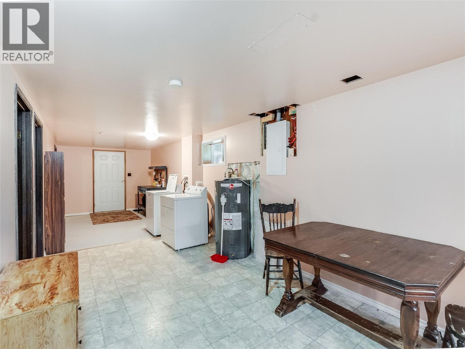 2625 6th Avenue, Castlegar, British Columbia  V1N 2W3 - Photo 31 - 10391397