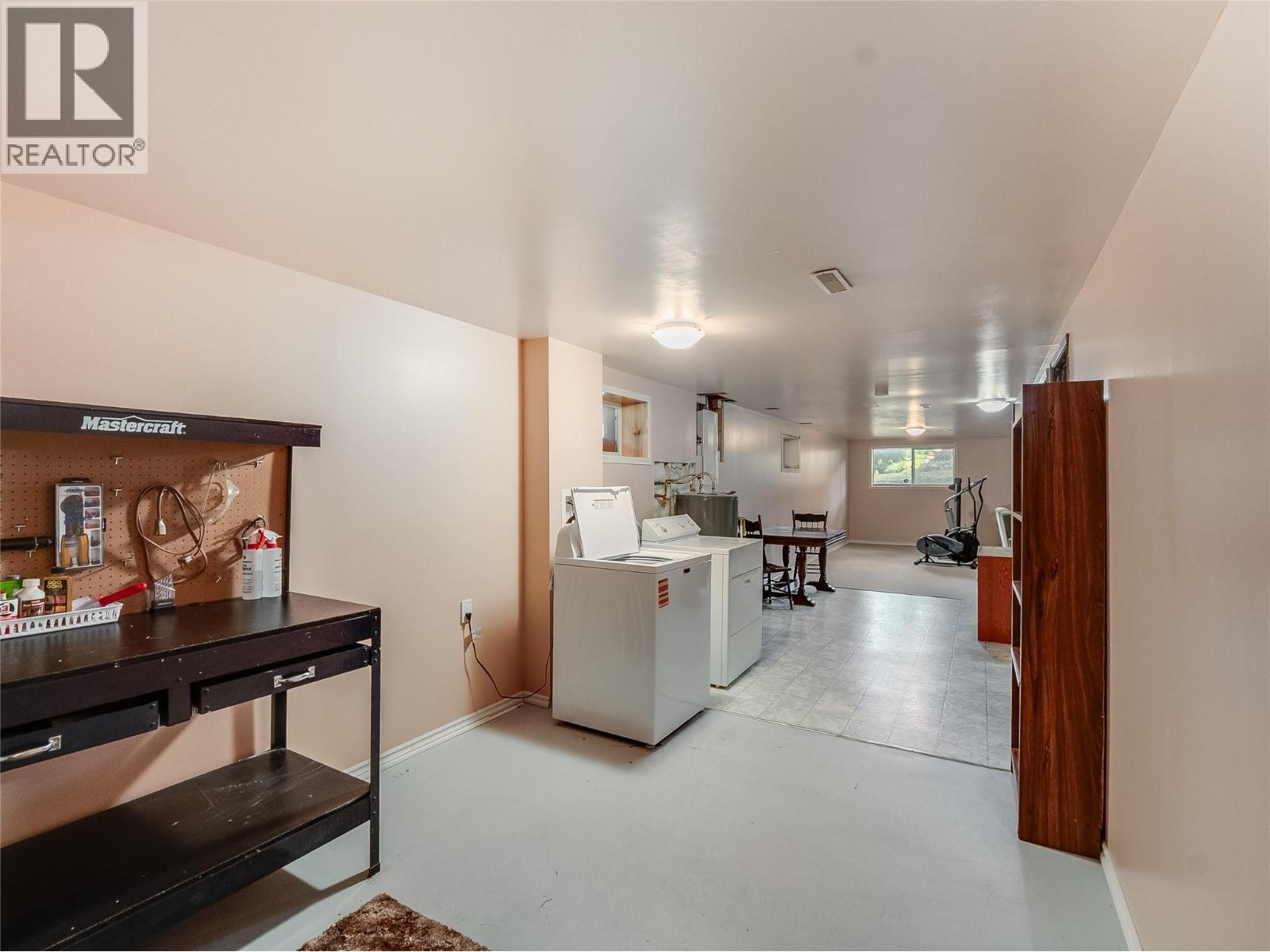 2625 6th Avenue, Castlegar, British Columbia  V1N 2W3 - Photo 32 - 10391397
