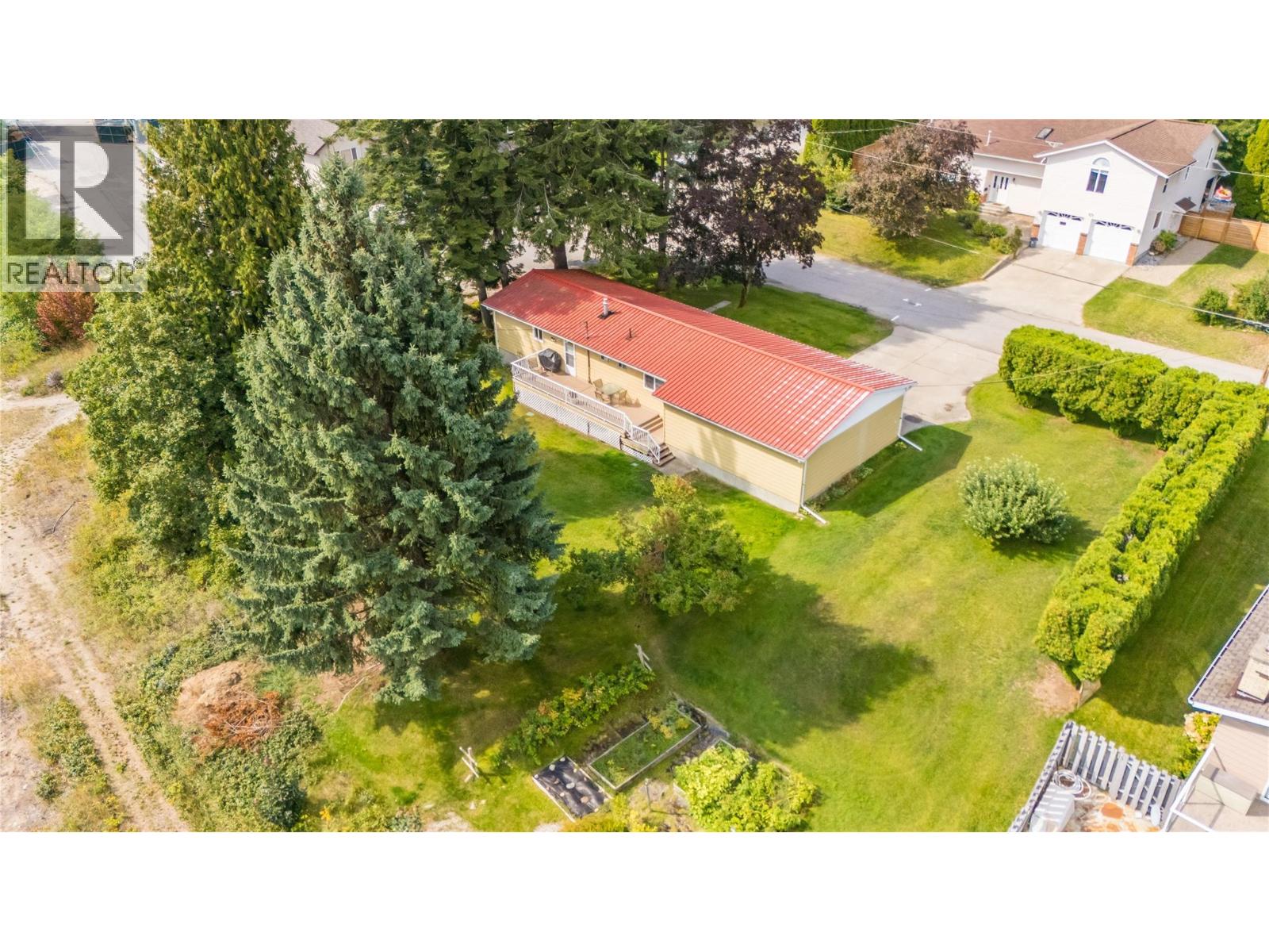 2625 6th Avenue, Castlegar, British Columbia  V1N 2W3 - Photo 53 - 10391397
