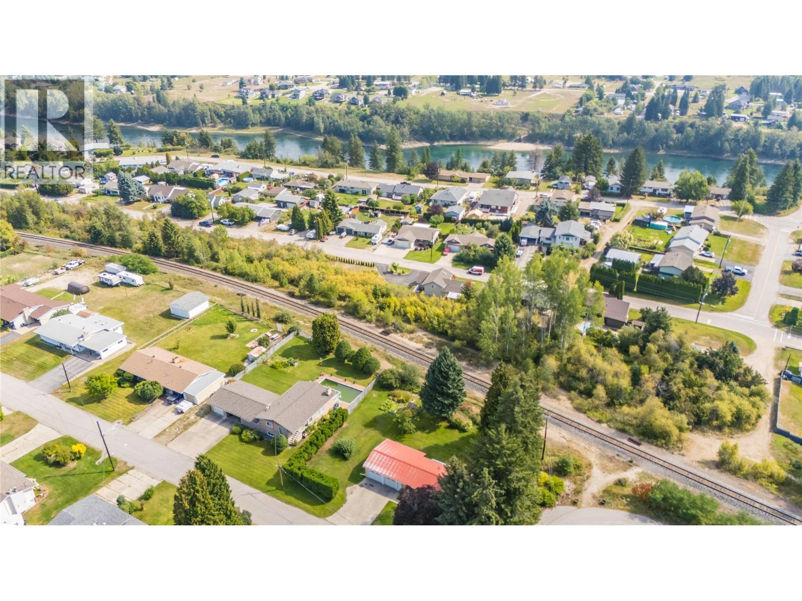 2625 6th Avenue, Castlegar, British Columbia  V1N 2W3 - Photo 57 - 10391397