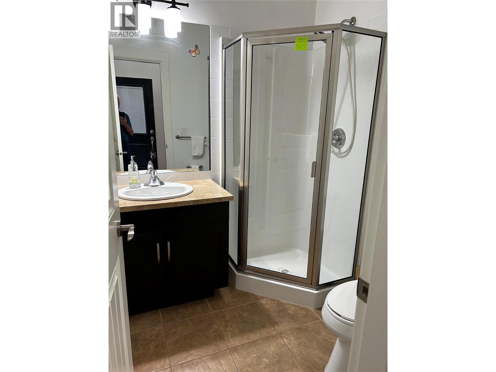 1040 Mt Revelstoke Place Unit# 15, Vernon, British Columbia  V1B 4E3 - Photo 12 - 10391394