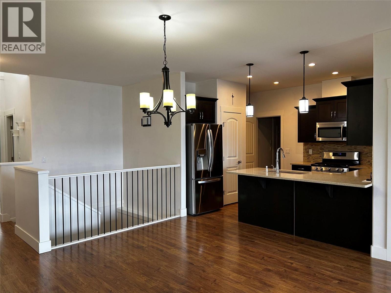 1040 Mt Revelstoke Place Unit# 15, Vernon, British Columbia  V1B 4E3 - Photo 2 - 10391394