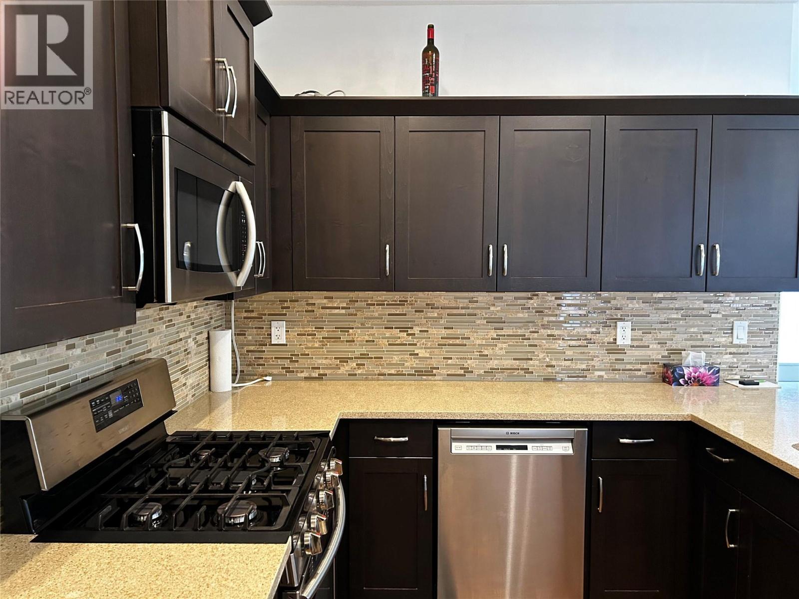 1040 Mt Revelstoke Place Unit# 15, Vernon, British Columbia  V1B 4E3 - Photo 4 - 10391394