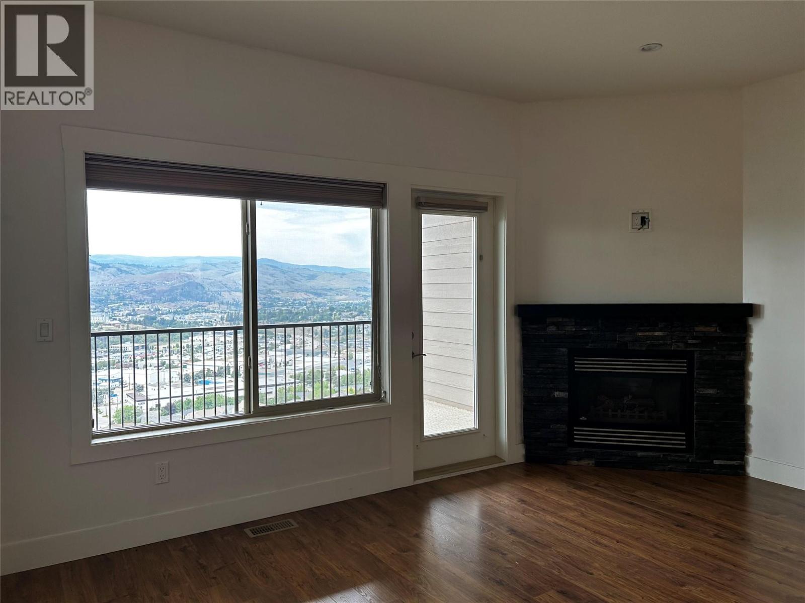 1040 Mt Revelstoke Place Unit# 15, Vernon, British Columbia  V1B 4E3 - Photo 7 - 10391394