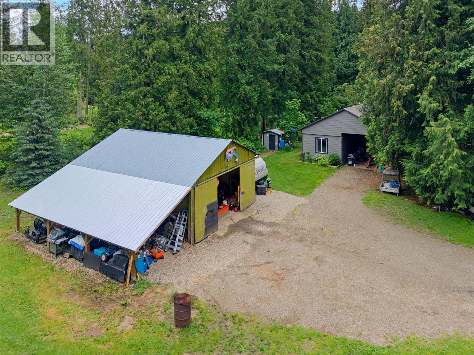 1989 Bundus Road, Sicamous, British Columbia  V0E 2V5 - Photo 3 - 10391390