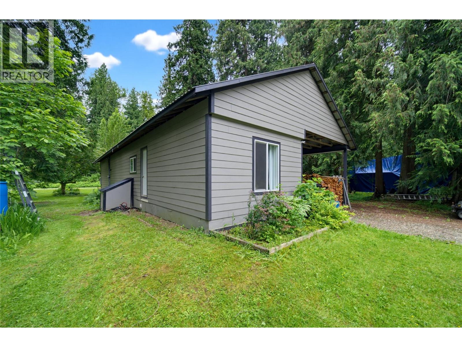 1989 Bundus Road, Sicamous, British Columbia  V0E 2V5 - Photo 33 - 10391390
