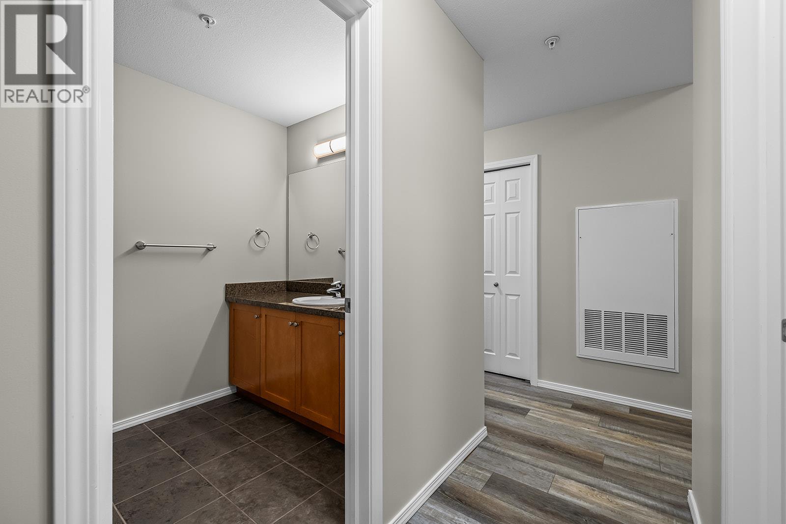 1873 Country Club Drive Unit# 2221, Kelowna, British Columbia  V1V 2W6 - Photo 25 - 10391123