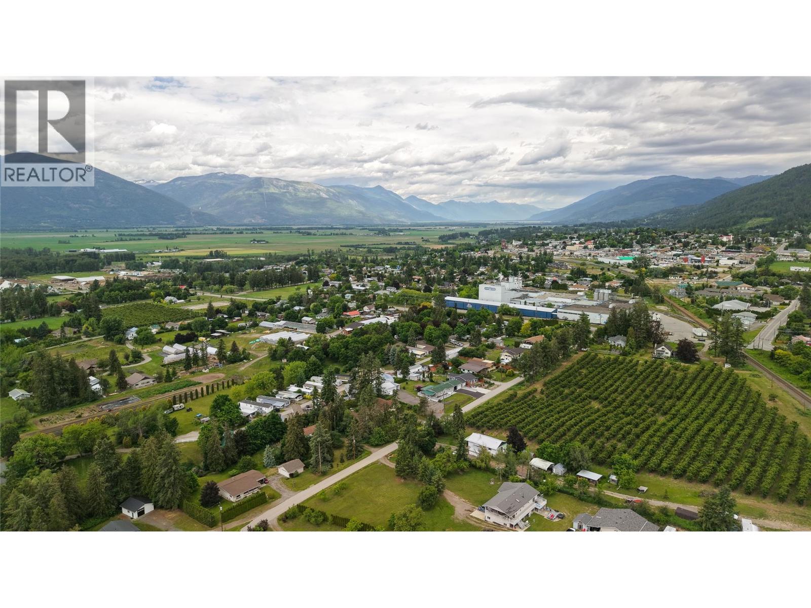 1409 Erickson Road, Creston, British Columbia  V0B 1G1 - Photo 14 - 10390771