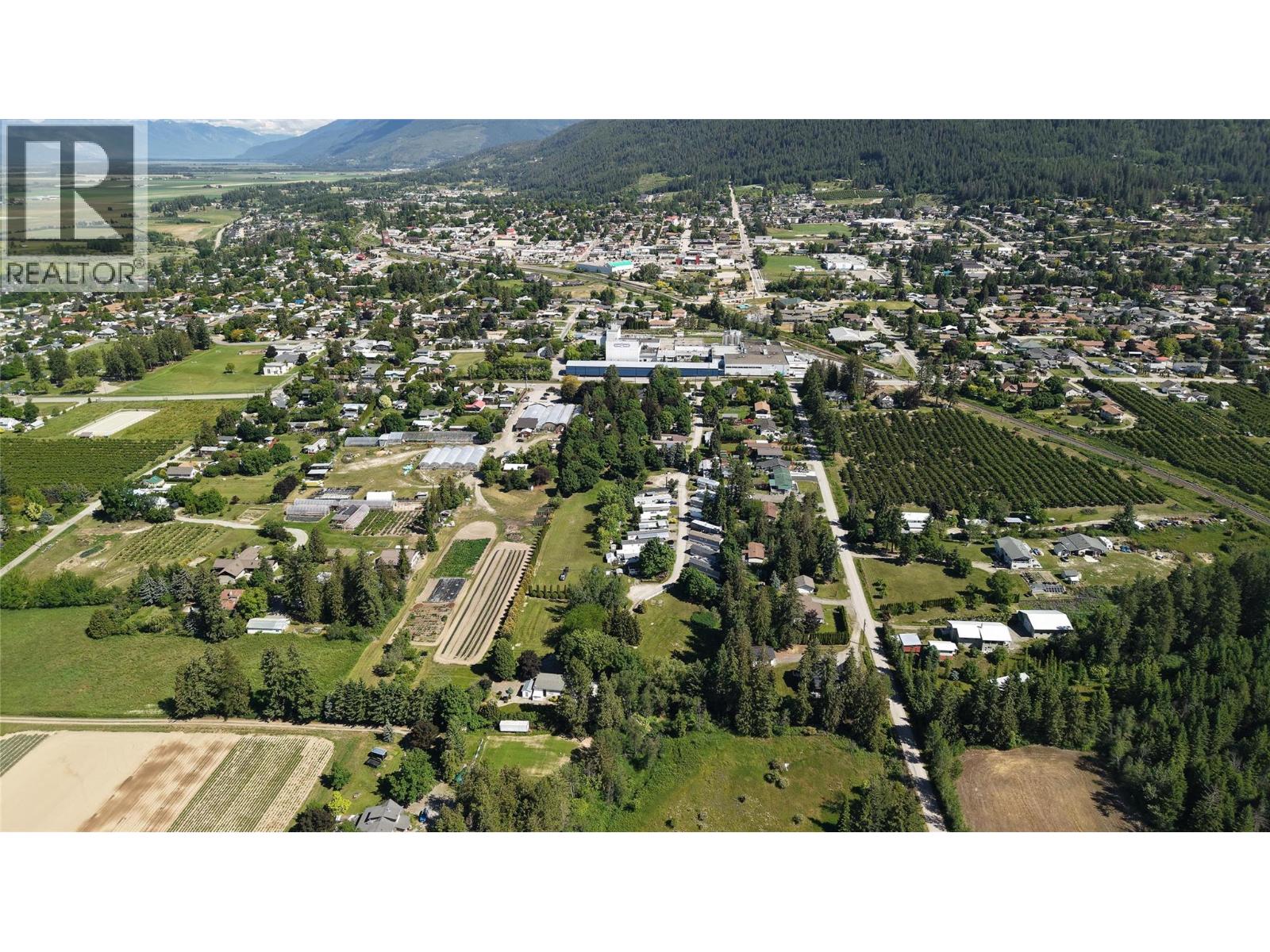 1409 Erickson Road, Creston, British Columbia  V0B 1G1 - Photo 17 - 10390771