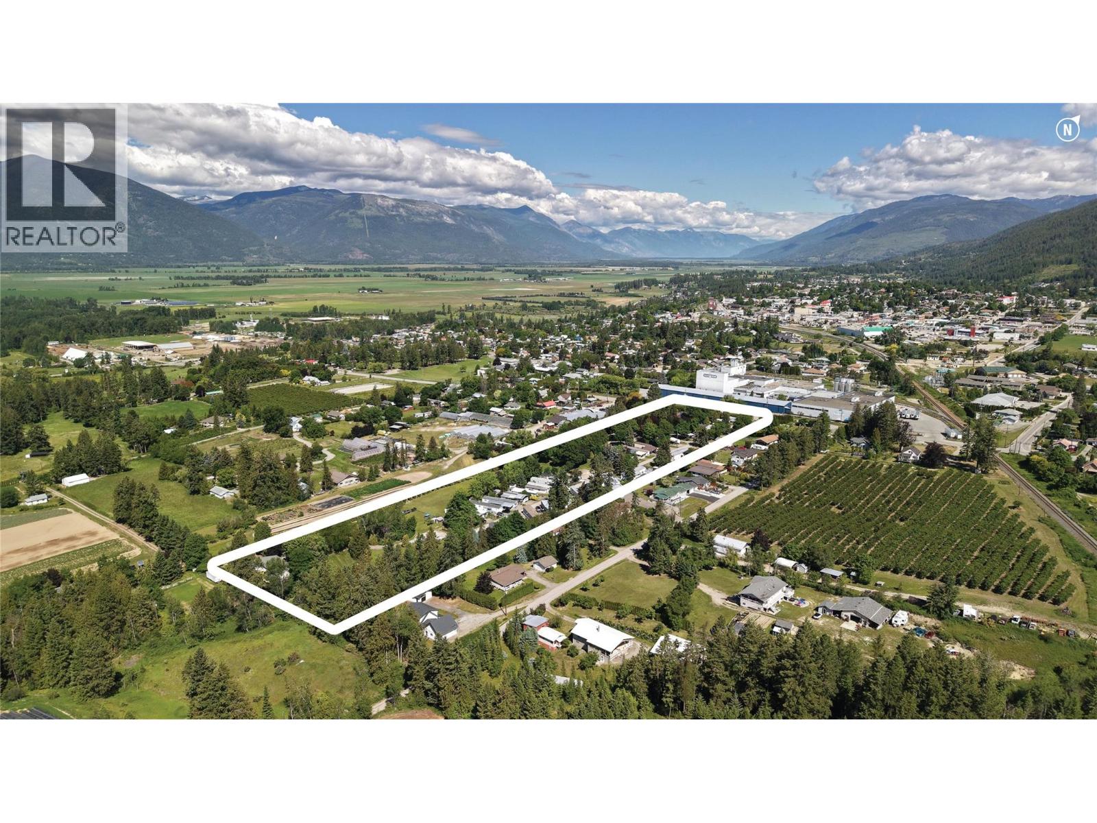 1409 Erickson Road, Creston, British Columbia  V0B 1G1 - Photo 2 - 10390771
