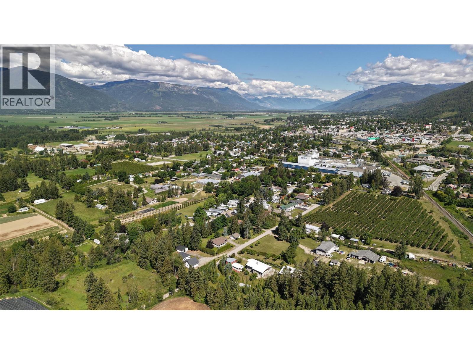 1409 Erickson Road, Creston, British Columbia  V0B 1G1 - Photo 24 - 10390771