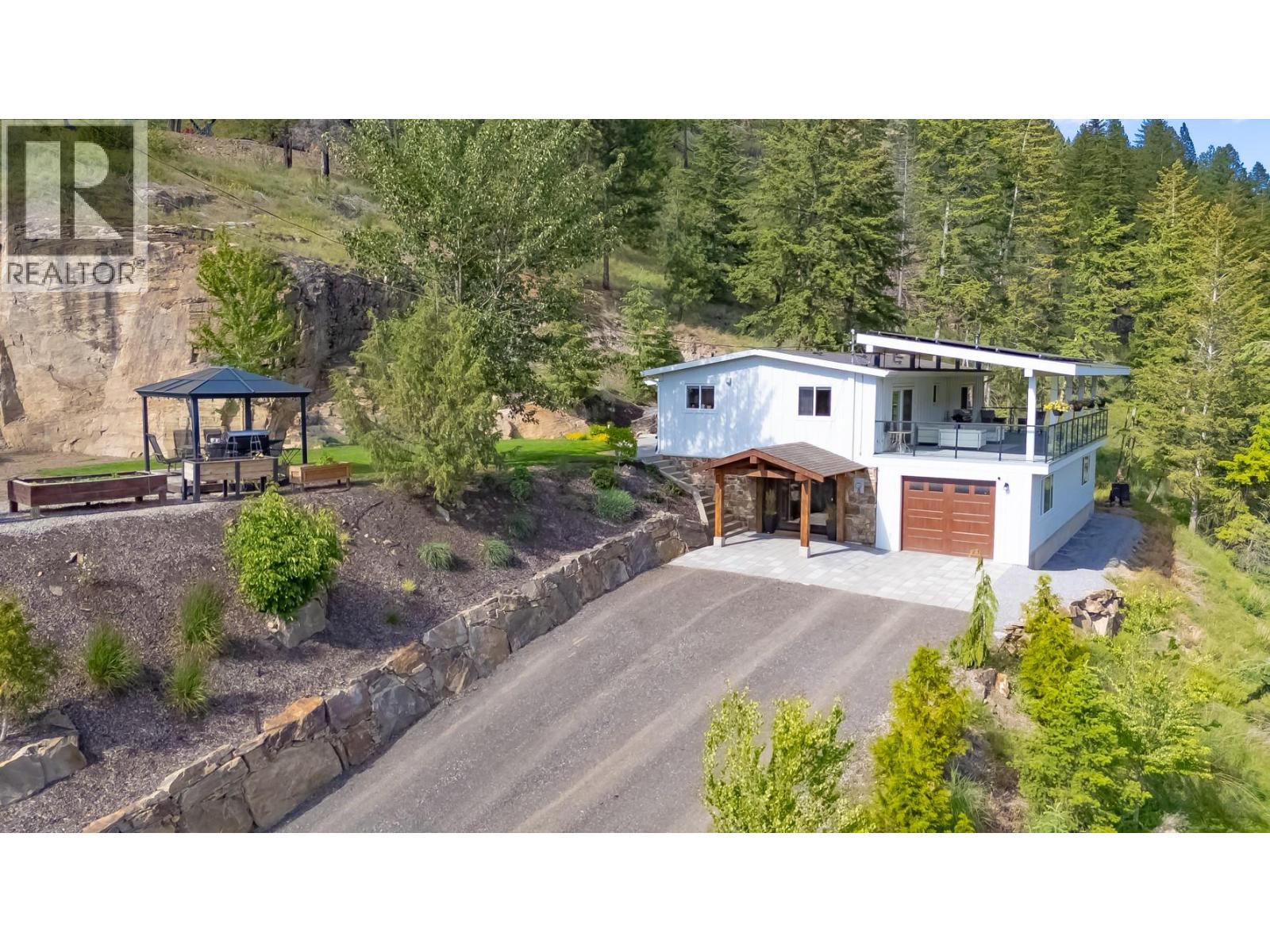 6210 33 Highway E, Kelowna, British Columbia  V1P 1H8 - Photo 1 - 10389893