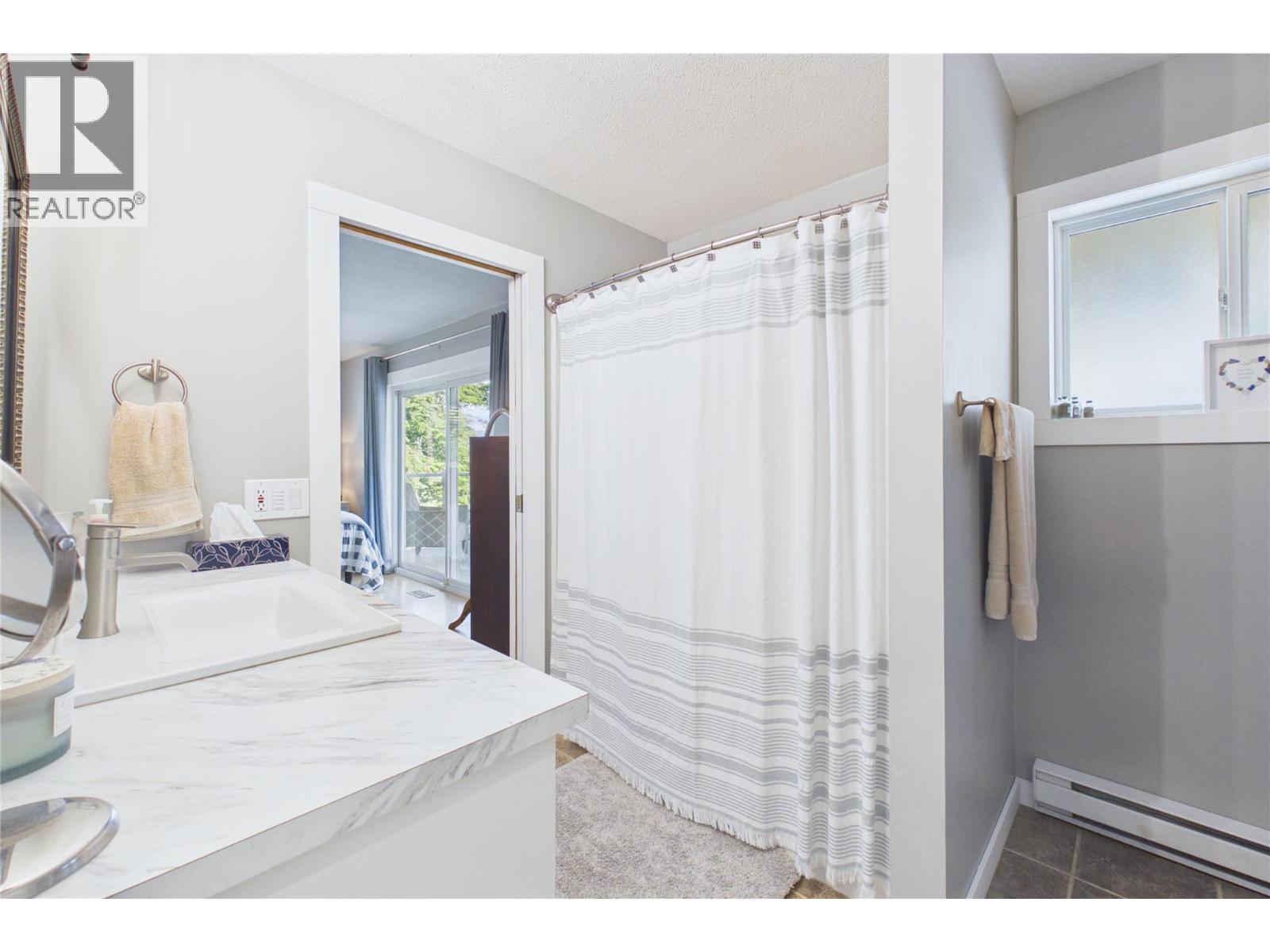 6210 33 Highway E, Kelowna, British Columbia  V1P 1H8 - Photo 31 - 10389893