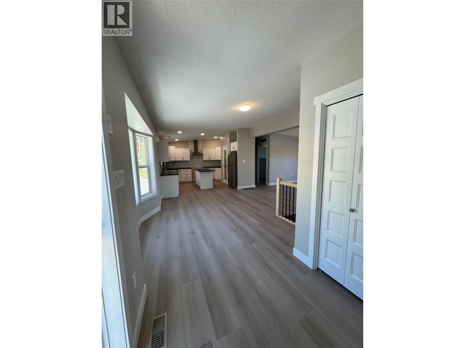7932 Alpine Road, Kelowna, British Columbia  V1Z 3V4 - Photo 5 - 10391448