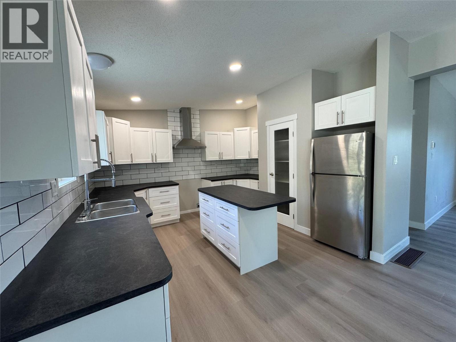 7932 Alpine Road, Kelowna, British Columbia  V1Z 3V4 - Photo 7 - 10391448