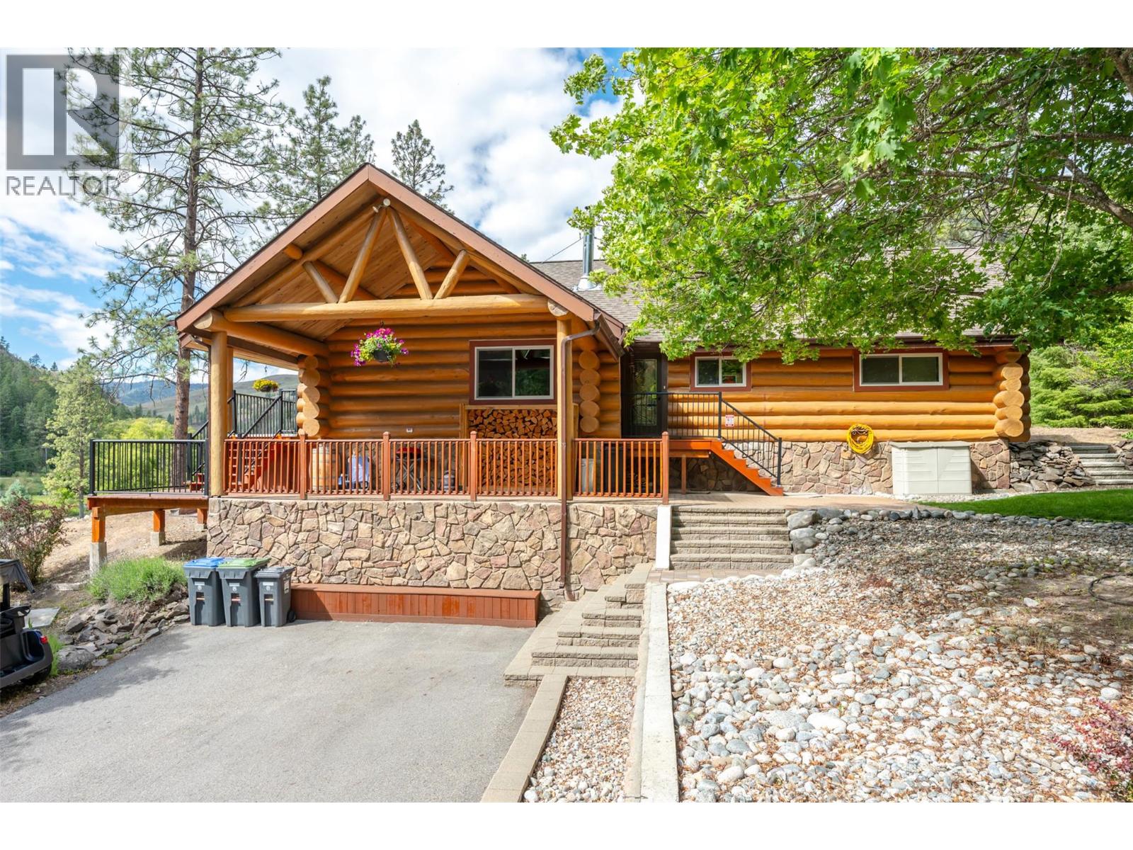100 St. Andrews Drive, Kaleden, British Columbia  V0H 1K0 - Photo 1 - 10391352