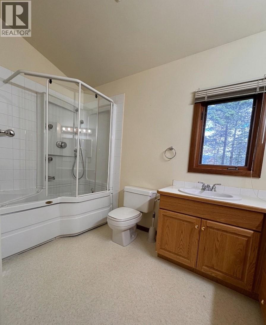 5007 Fairmont Close, Fairmont Hot Springs, British Columbia  V0B 1L1 - Photo 12 - 10391401