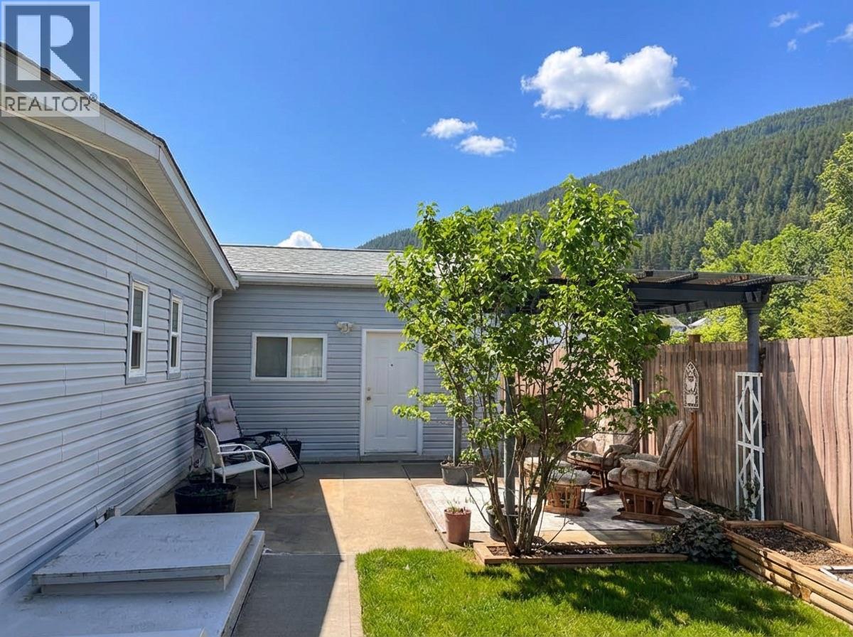 1006 11th  N Avenue, Creston, British Columbia  V0B 1G6 - Photo 20 - 10391629