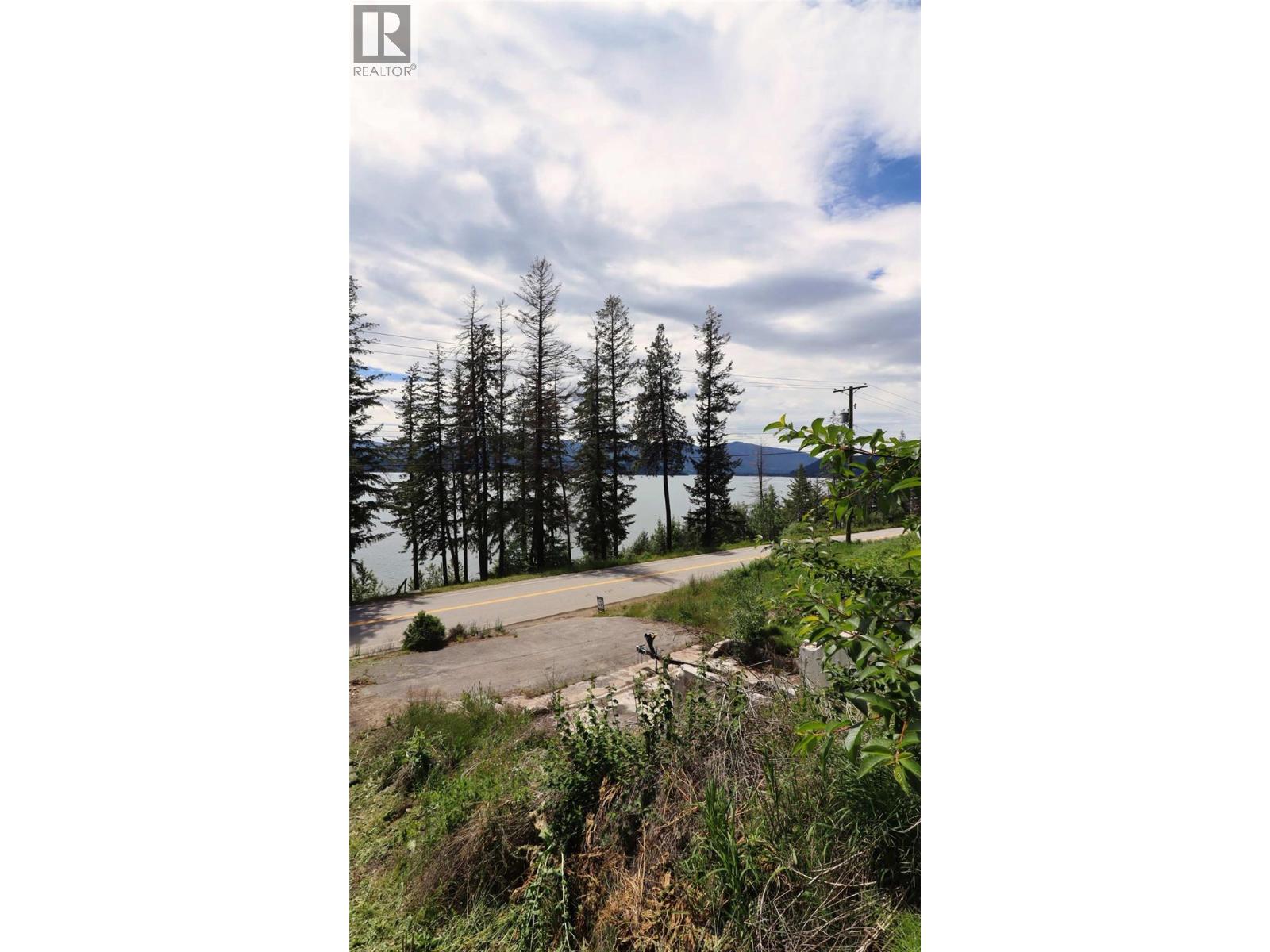 5185 Squilax Anglemont Road, Celista, British Columbia  V0E 1M6 - Photo 17 - 10390856