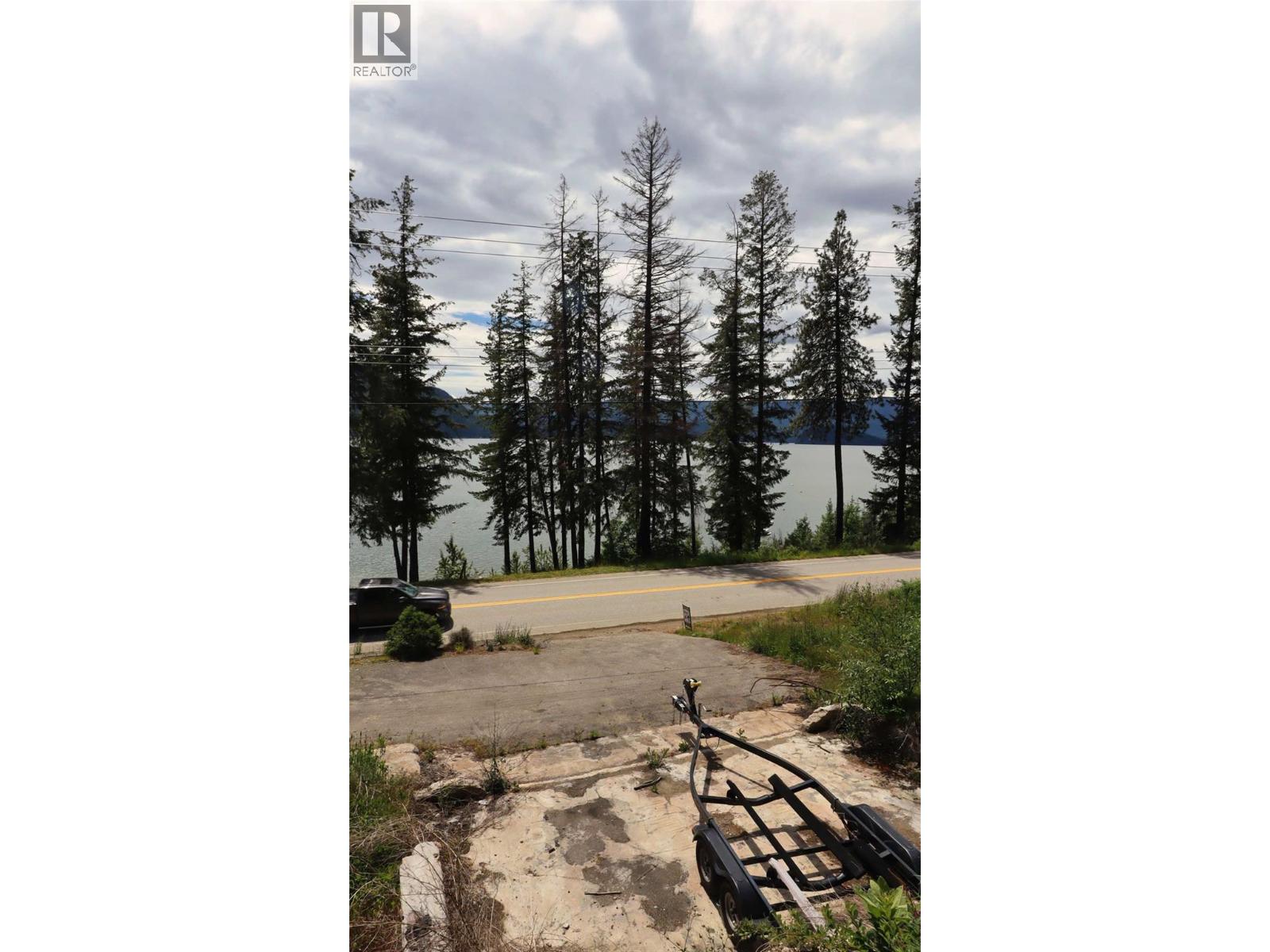 5185 Squilax Anglemont Road, Celista, British Columbia  V0E 1M6 - Photo 18 - 10390856