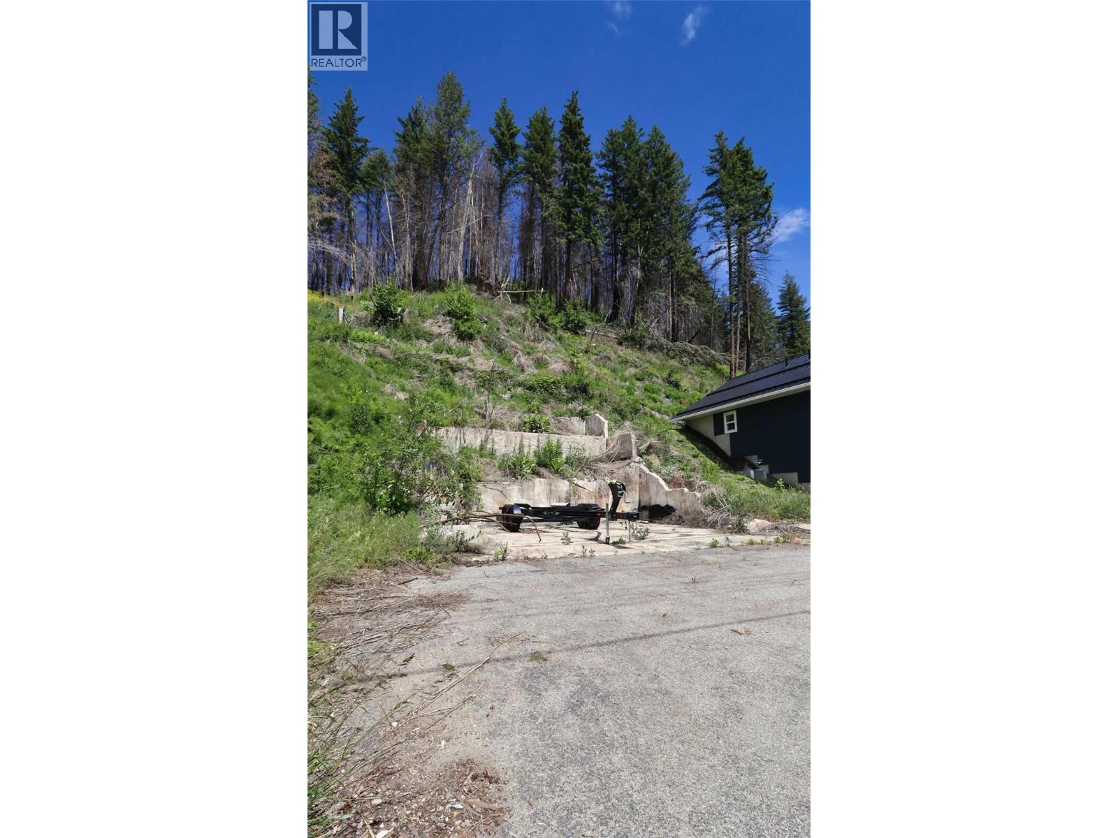 5185 Squilax Anglemont Road, Celista, British Columbia  V0E 1M6 - Photo 6 - 10390856