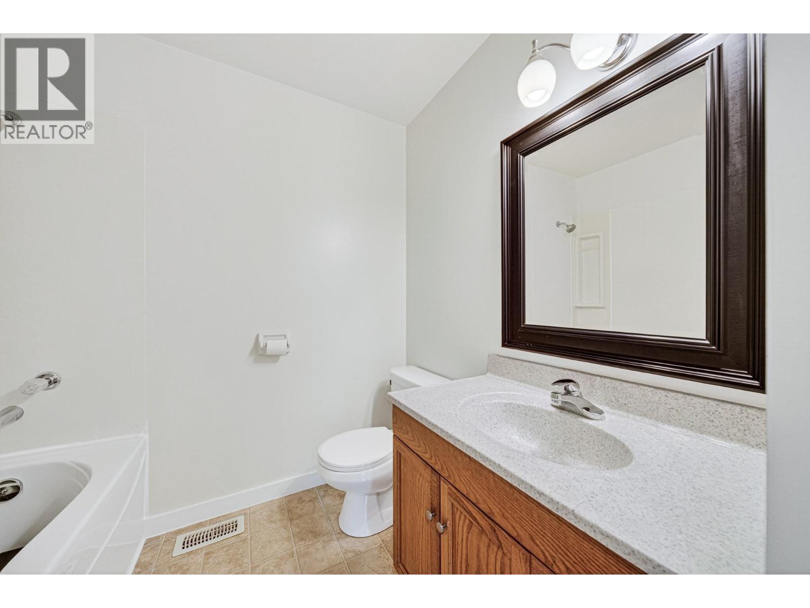 910 Alpine Way, Elkford, British Columbia  V0B 1H0 - Photo 31 - 10389724