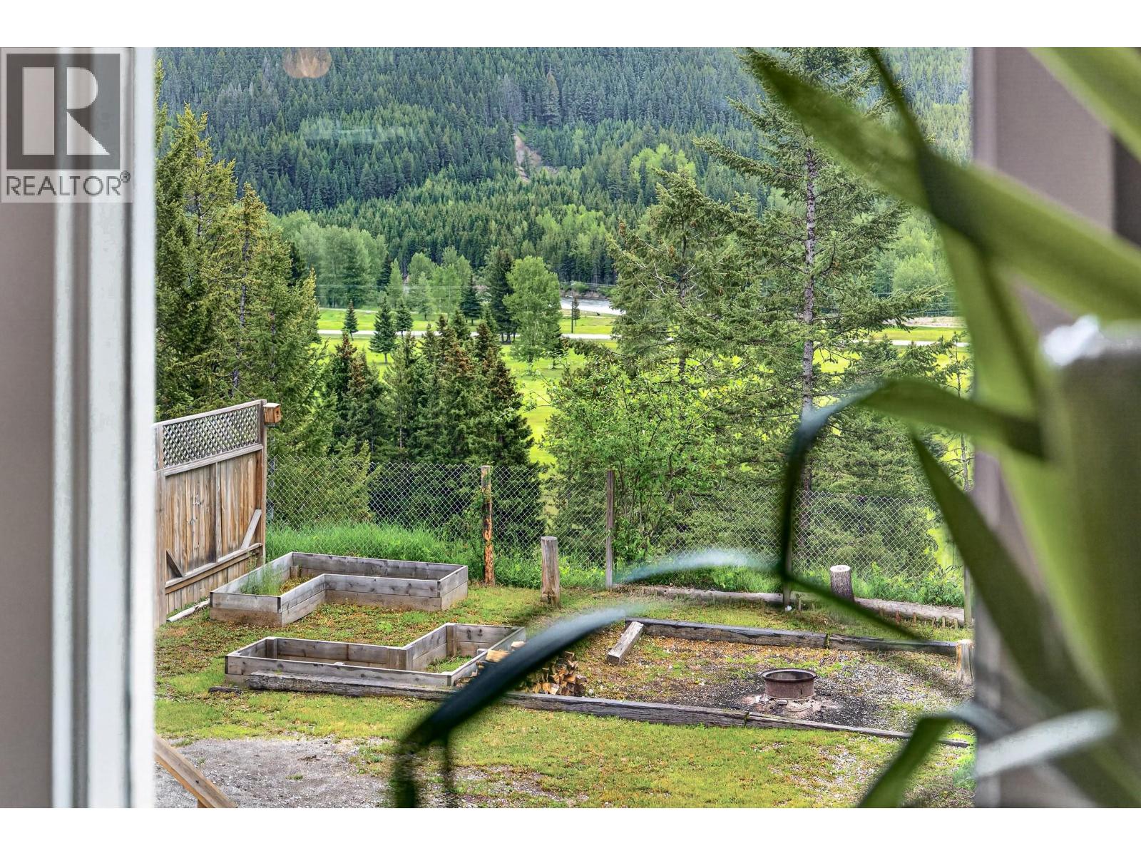 910 Alpine Way, Elkford, British Columbia  V0B 1H0 - Photo 63 - 10389724