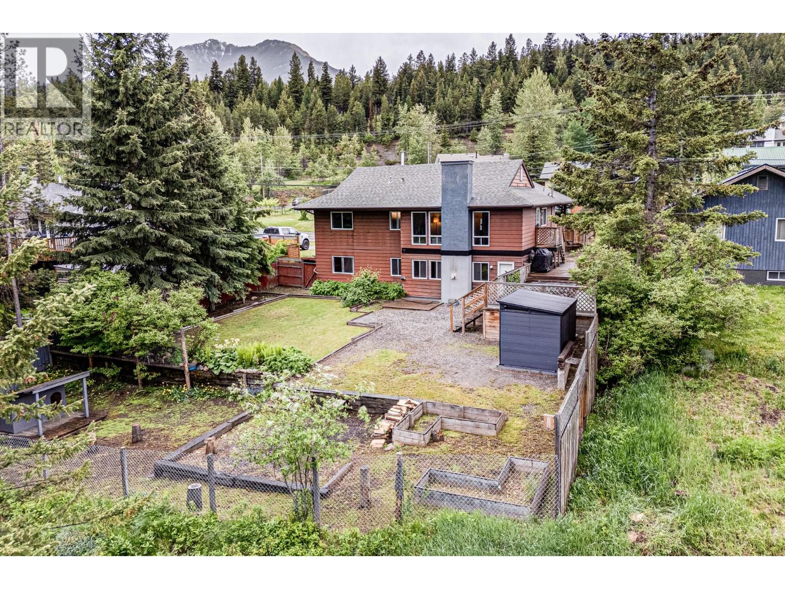910 Alpine Way, Elkford, British Columbia  V0B 1H0 - Photo 73 - 10389724