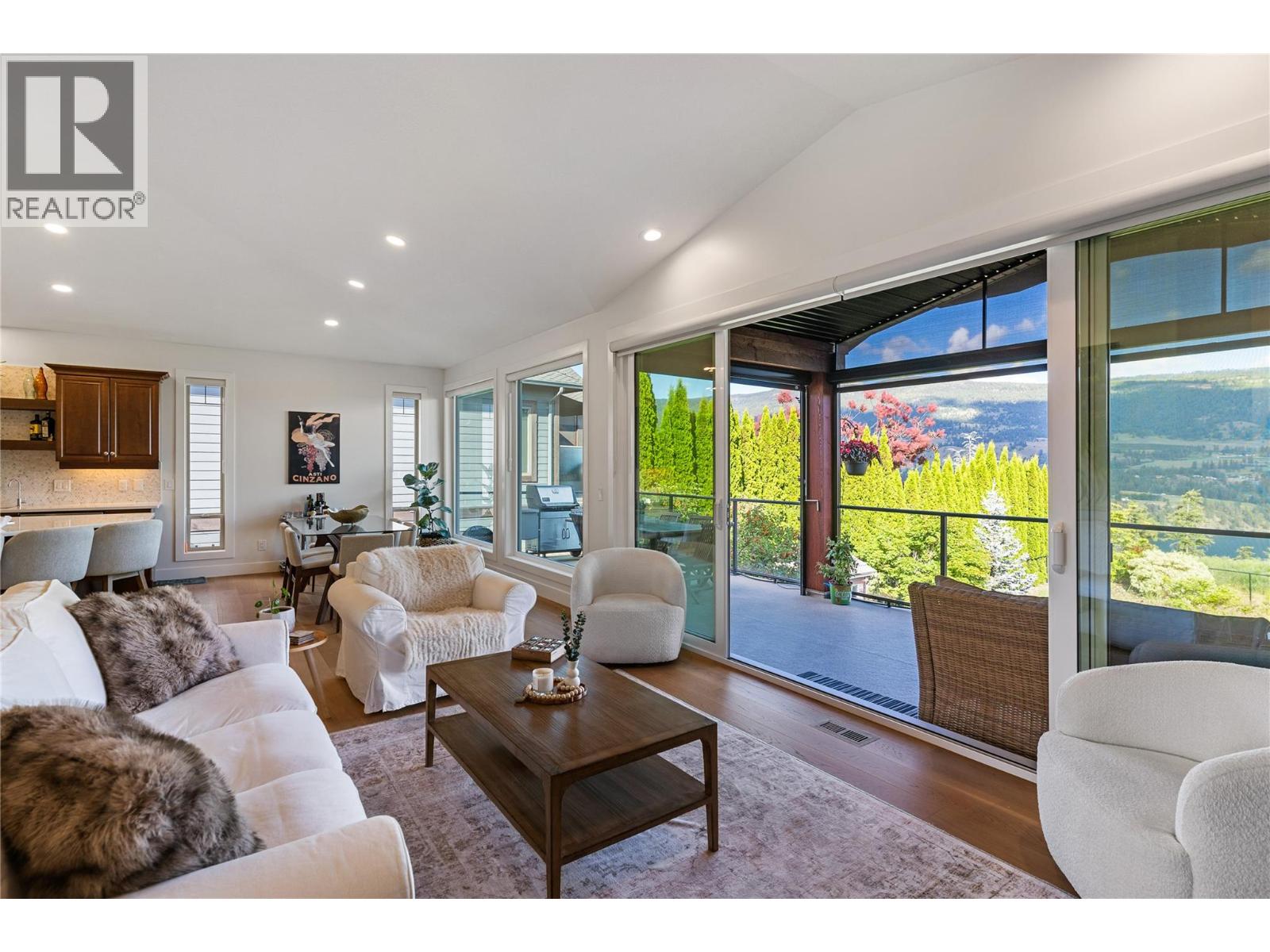 12977 East Ridge Drive, Lake Country, British Columbia  V4V 2R2 - Photo 4 - 10391571