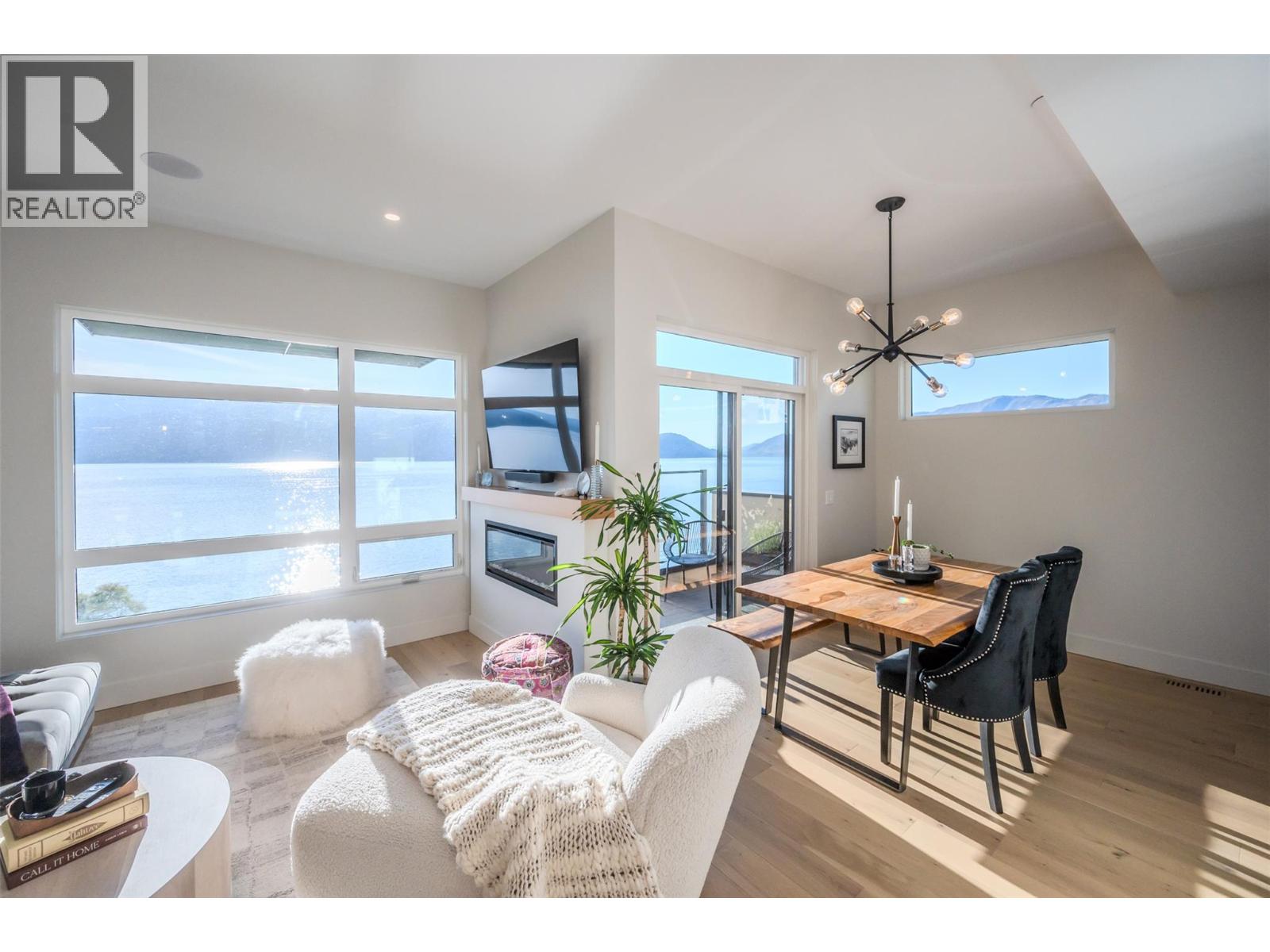6007 Princess Street, Peachland, British Columbia  V0H 1X7 - Photo 8 - 10391574