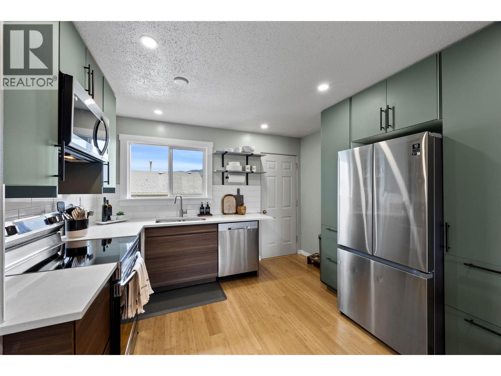 800 Valhalla Drive Unit# 47, Kamloops, British Columbia  V2B 1R8 - Photo 2 - 10391578