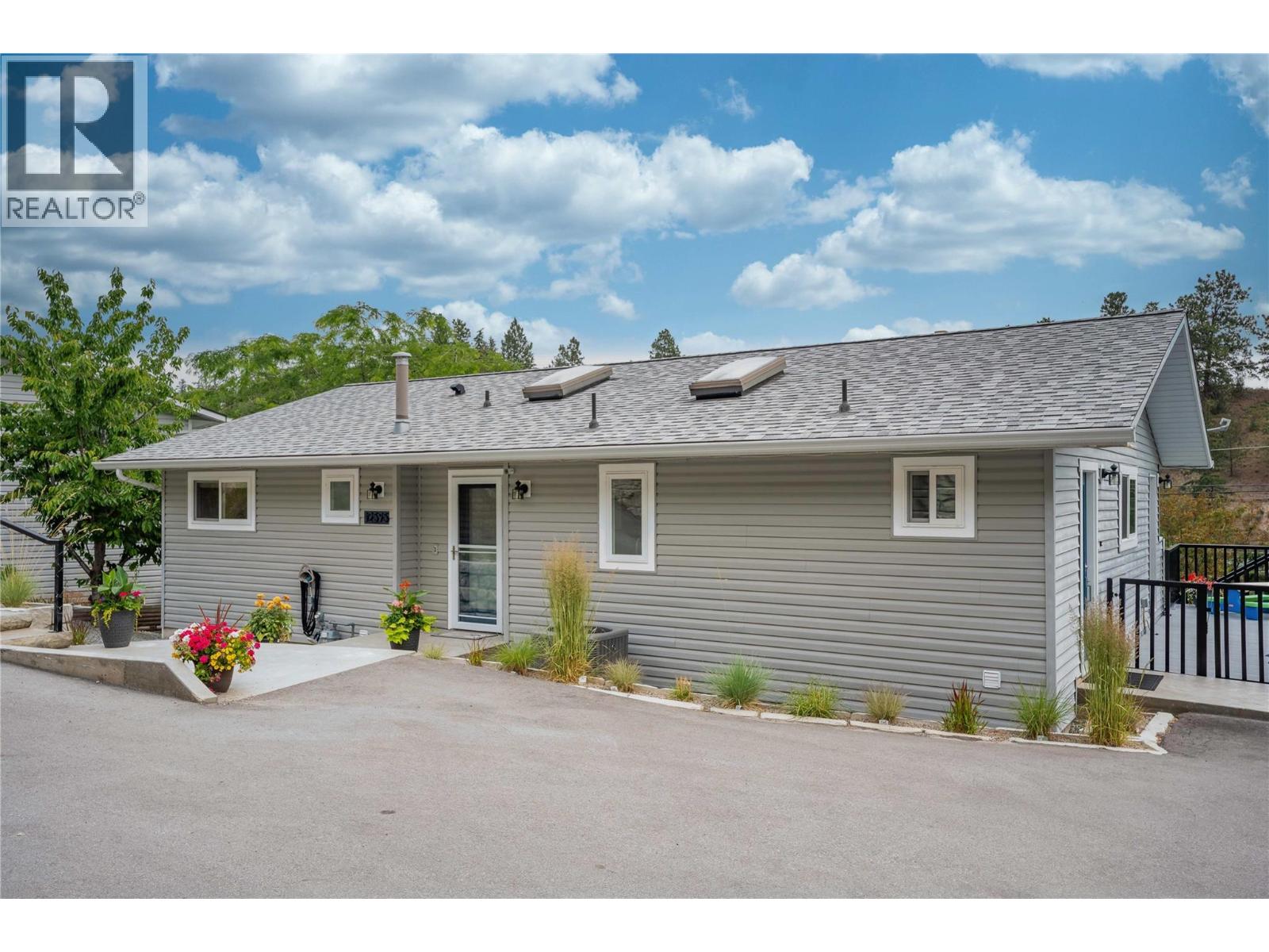 12595 Taylor Place, Summerland, British Columbia  V0H 1Z8 - Photo 1 - 10391455