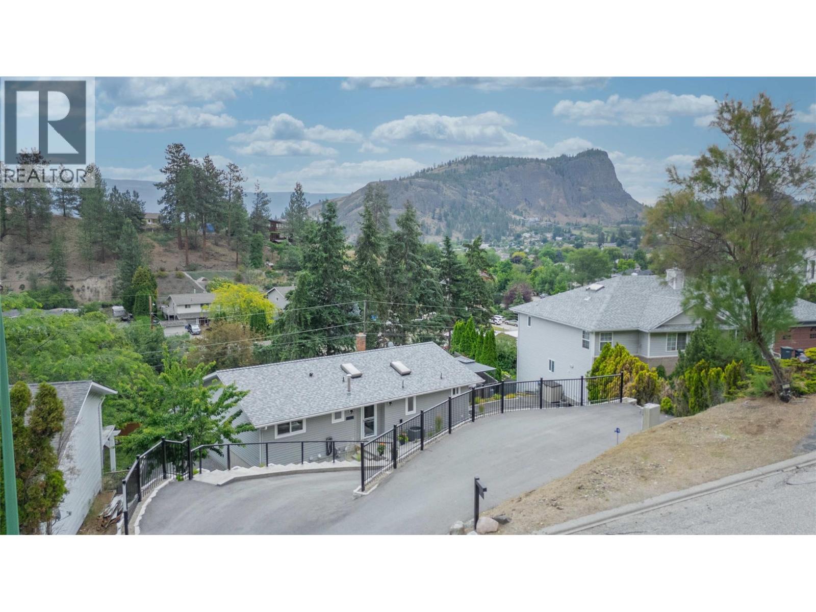 12595 Taylor Place, Summerland, British Columbia  V0H 1Z8 - Photo 2 - 10391455