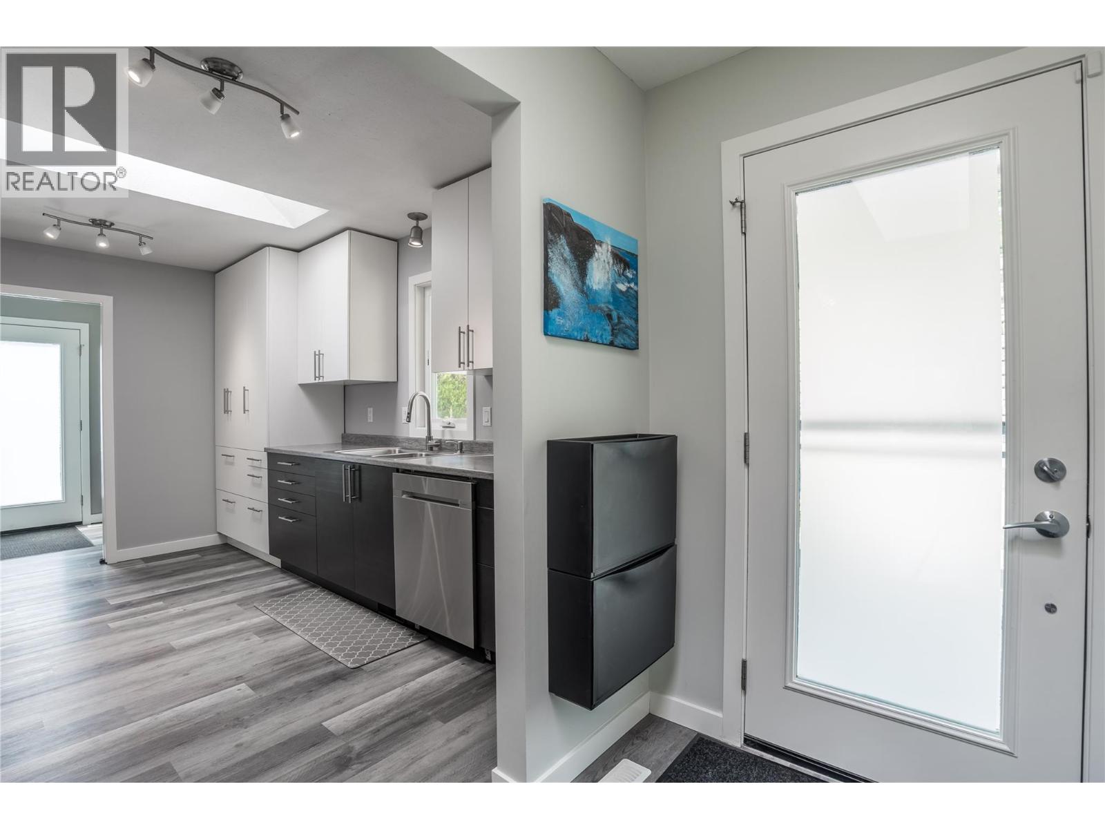 12595 Taylor Place, Summerland, British Columbia  V0H 1Z8 - Photo 9 - 10391455